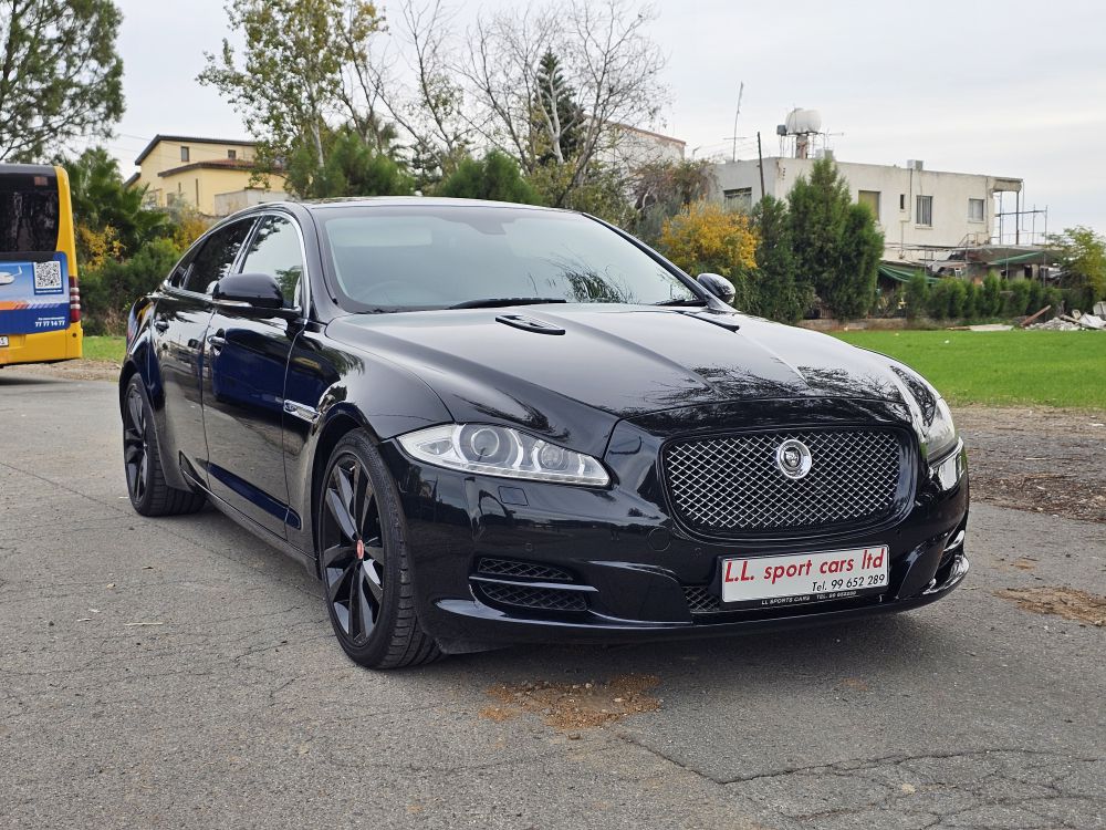 Jaguar XJ